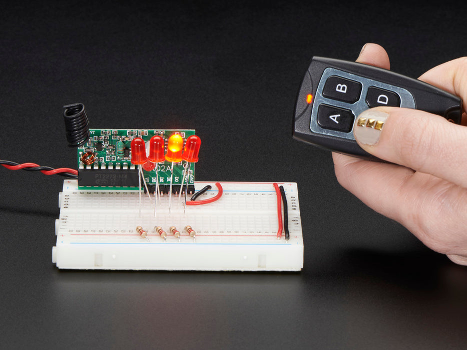 Simple RF Receiver with antenna, chip and header pins