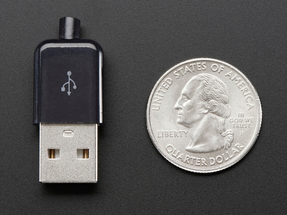 Angled shot of an assembled USB DIY Slim Connector Shell with a  A-M Plug. The male plug faces the camera at an angle.