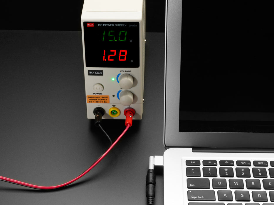 Angle shot of a 2.1mm DC Barrel Jack to 1st Generation MagSafe Adapter showing the DC Barrel end.