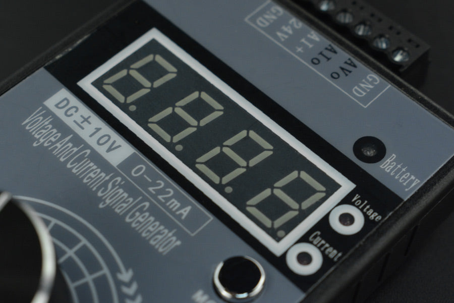 High Precision Handheld Signal Generator